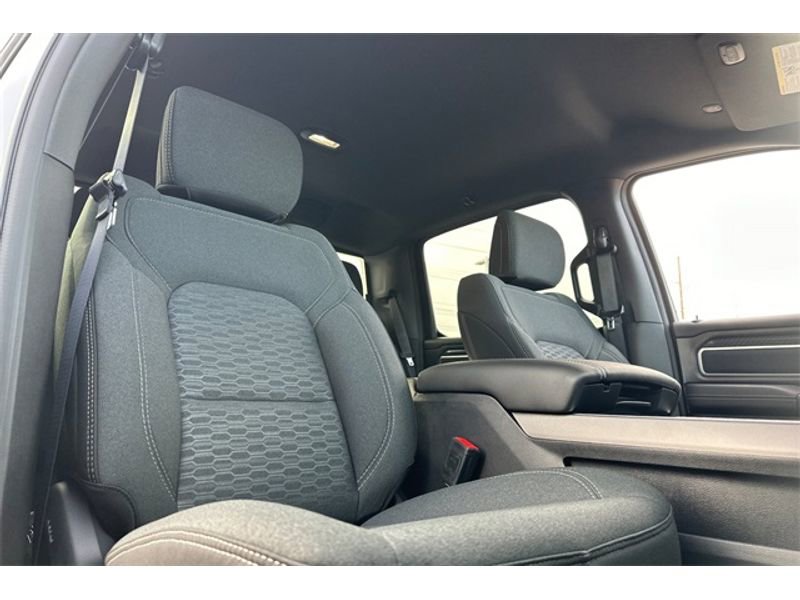 Vehicle image 12 of 21