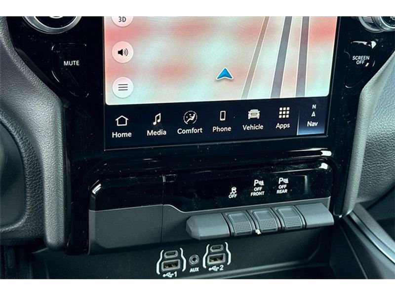 Vehicle image 16 of 21