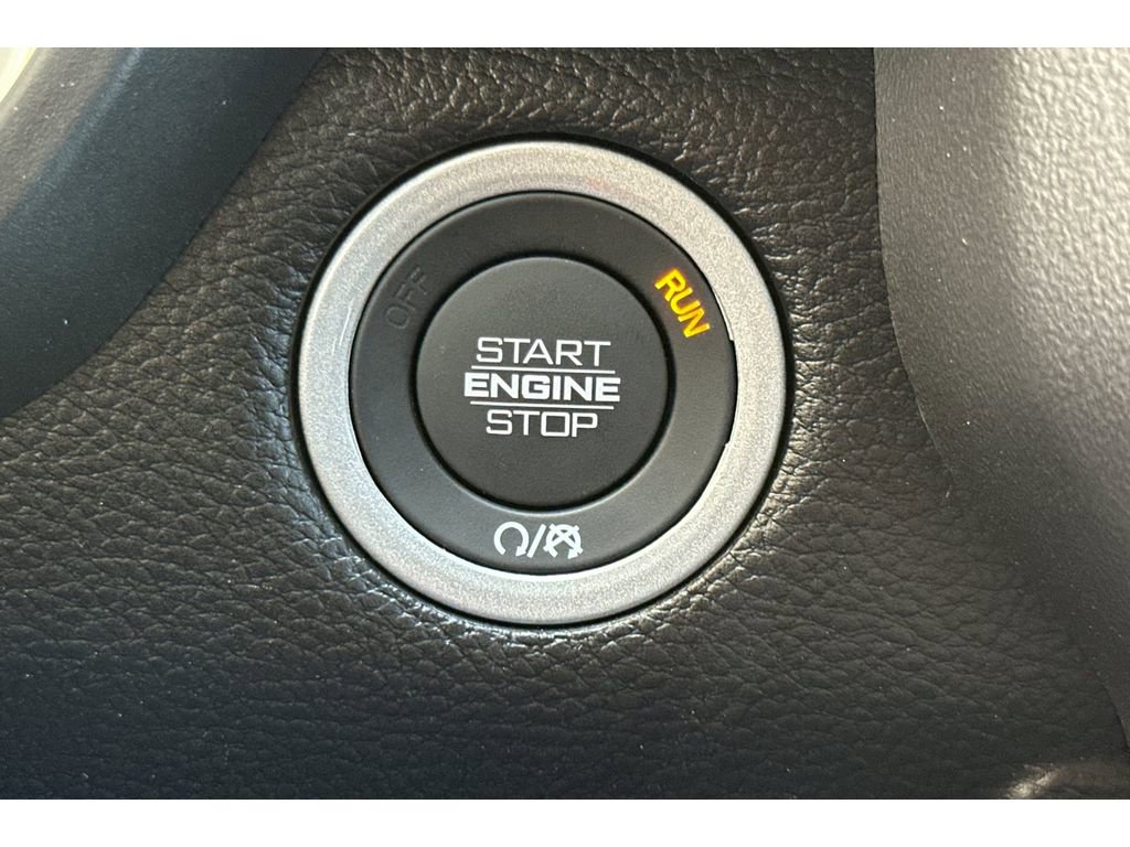 Vehicle image 17 of 20