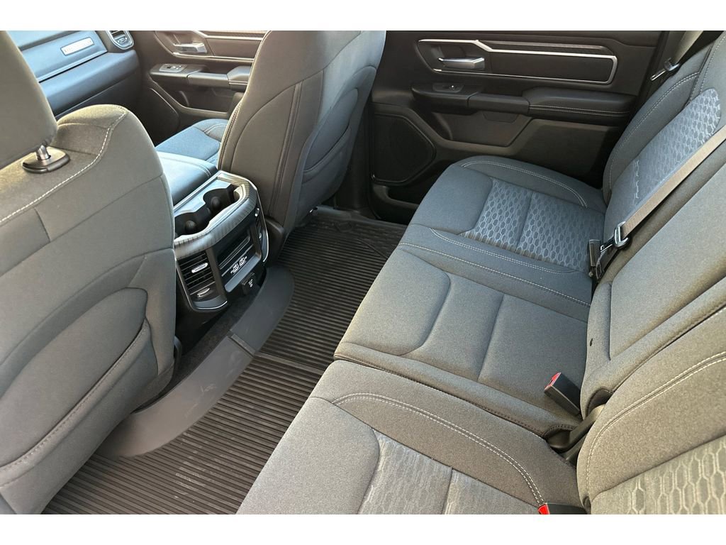 Vehicle image 8 of 20