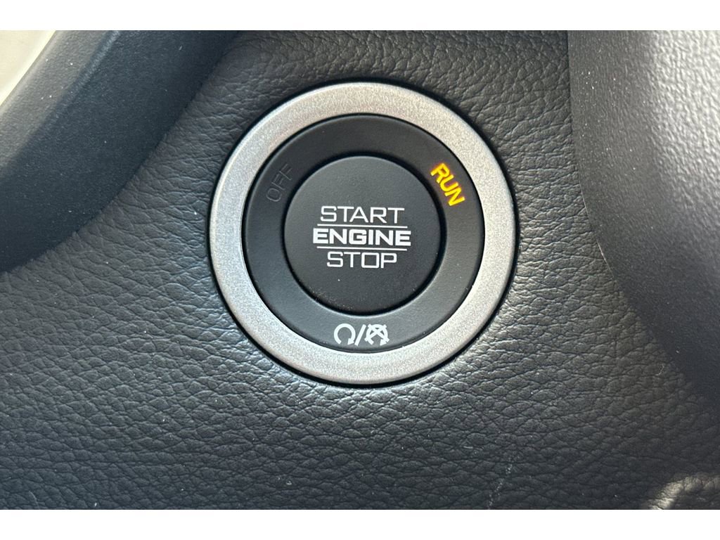 Vehicle image 17 of 20