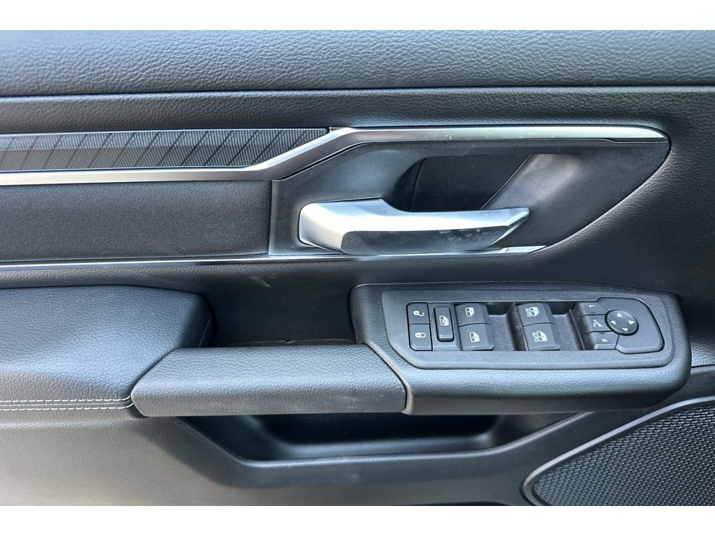 Vehicle image 7 of 20