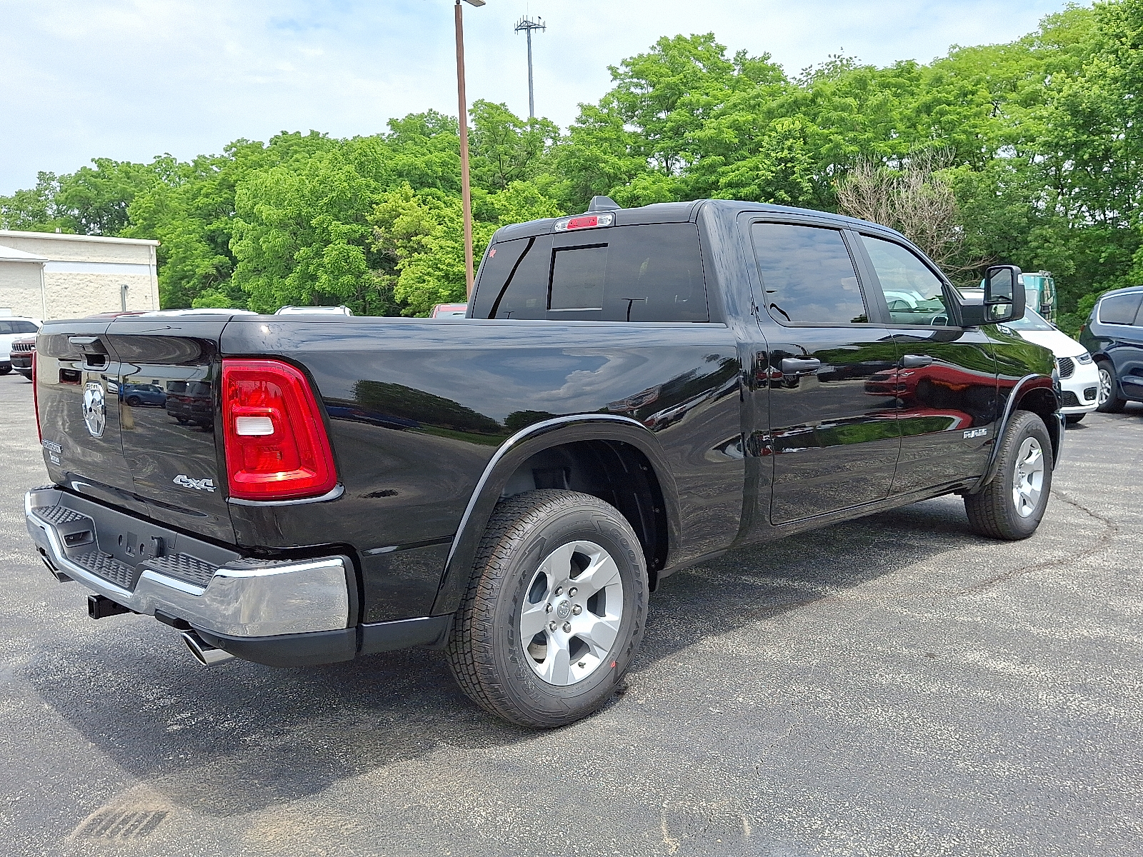 Vehicle image 5 of 20