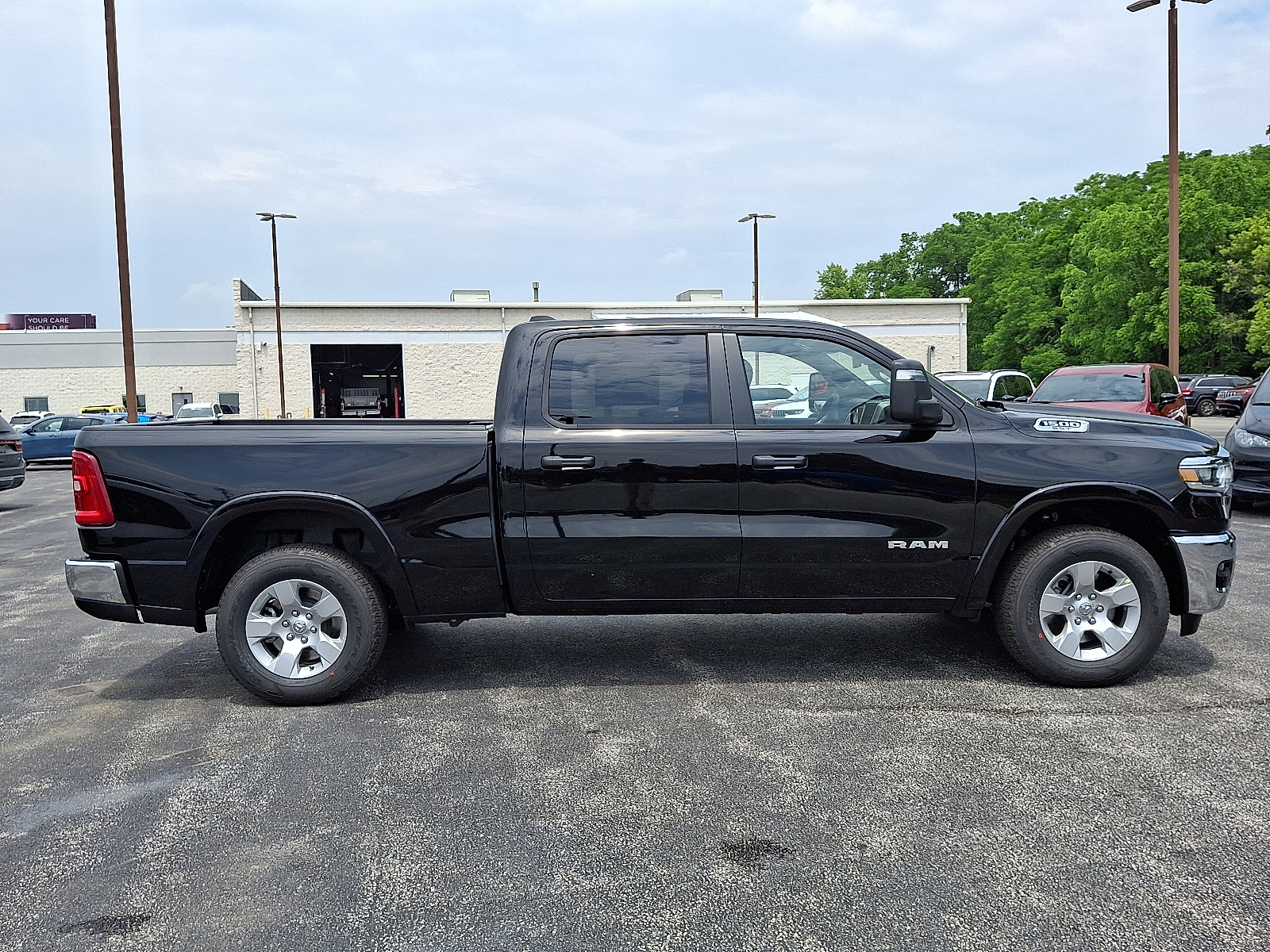 Vehicle image 4 of 20