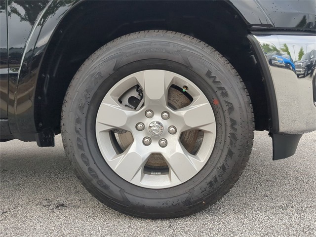 Vehicle image 10 of 31