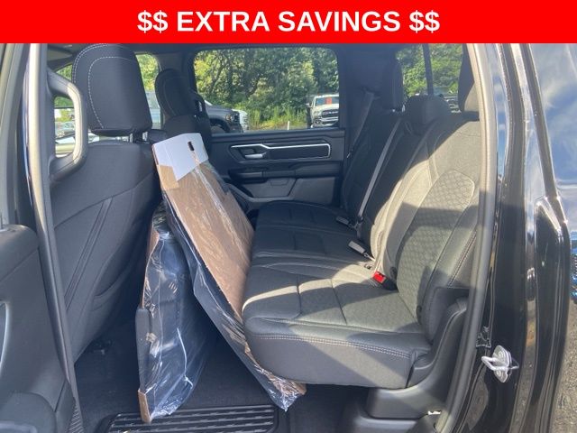 2025 Ram 1500 Image 8 of 19