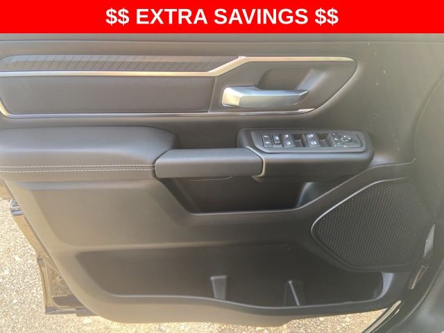 2025 Ram 1500 Image 15 of 19