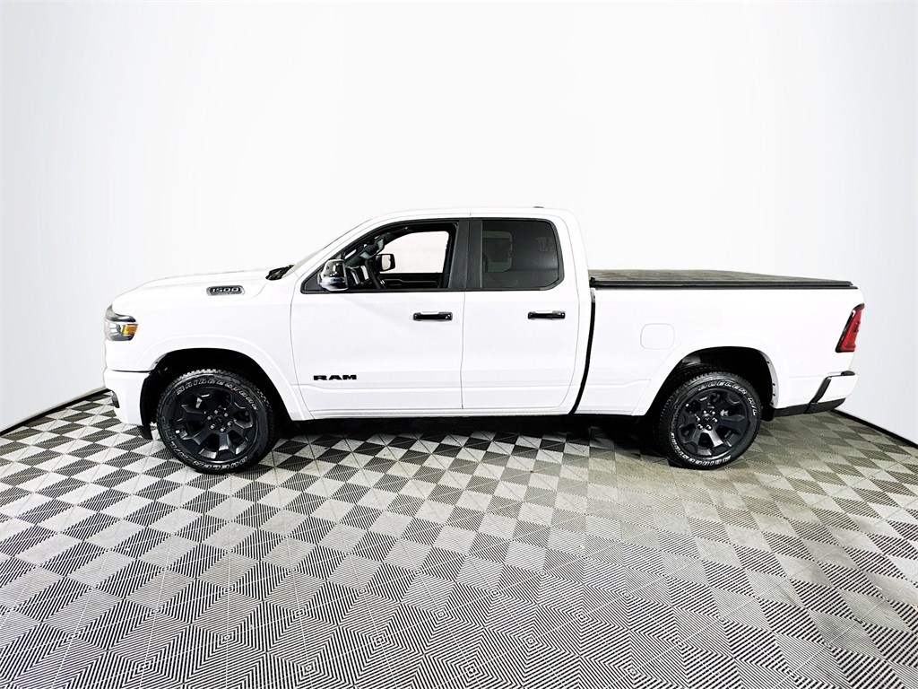Vehicle image 8 of 32