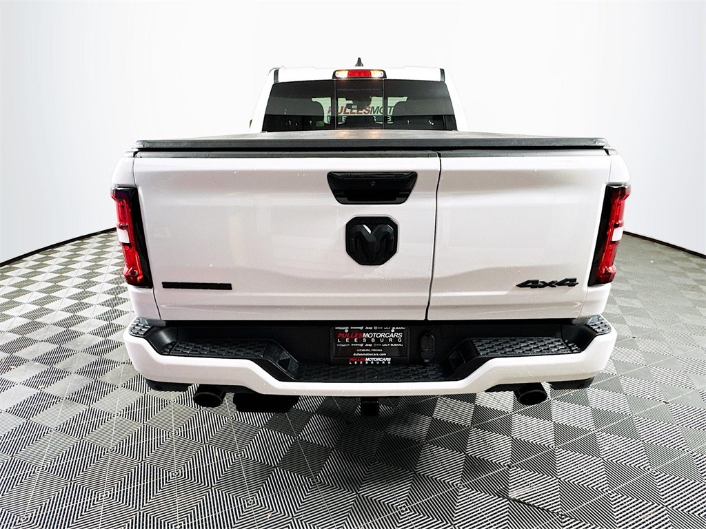 Vehicle image 6 of 32