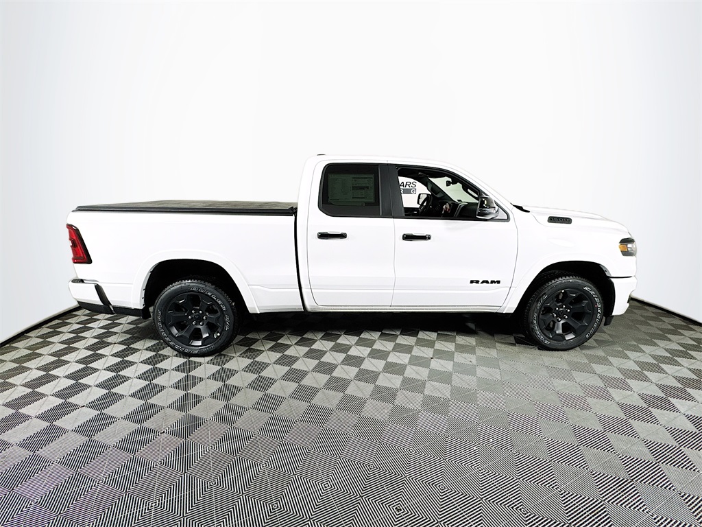 Vehicle image 4 of 32
