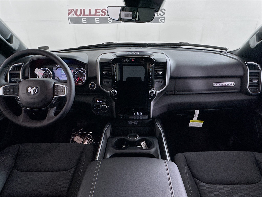 Vehicle image 29 of 32