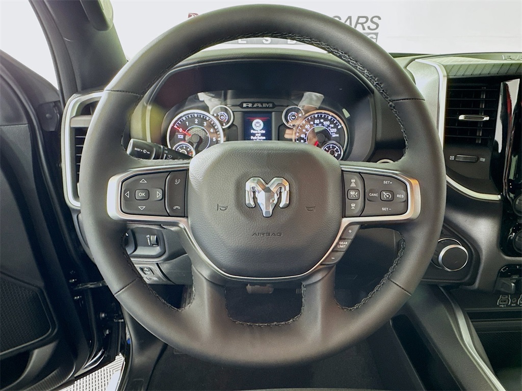 Vehicle image 11 of 30