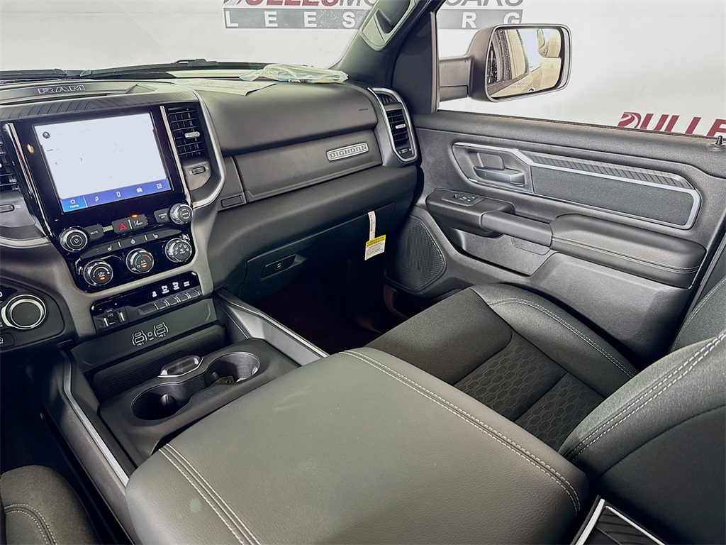 Vehicle image 22 of 30