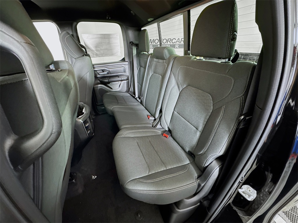 Vehicle image 23 of 30