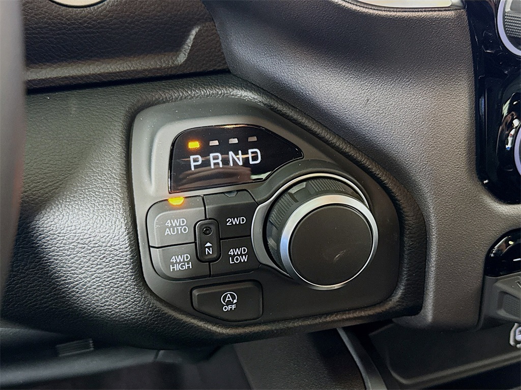Vehicle image 16 of 30