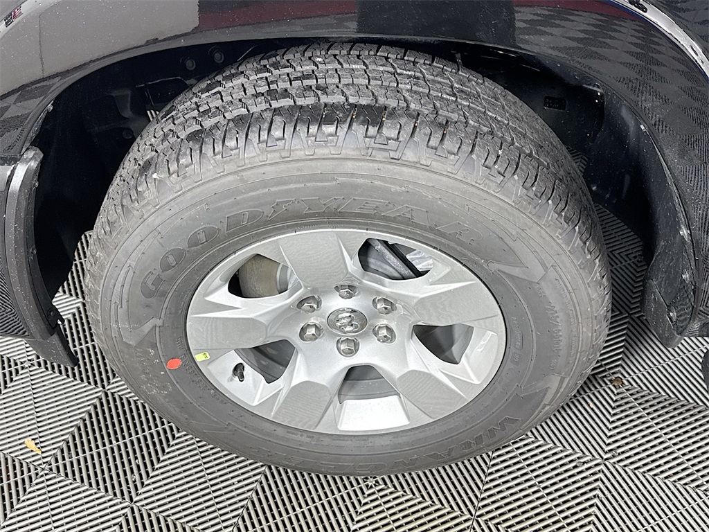 Vehicle image 29 of 30