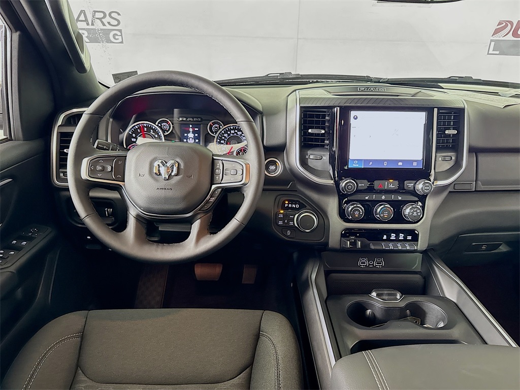 Vehicle image 21 of 30