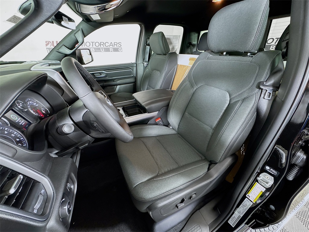 Vehicle image 20 of 30
