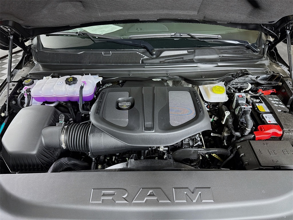 Vehicle image 28 of 30