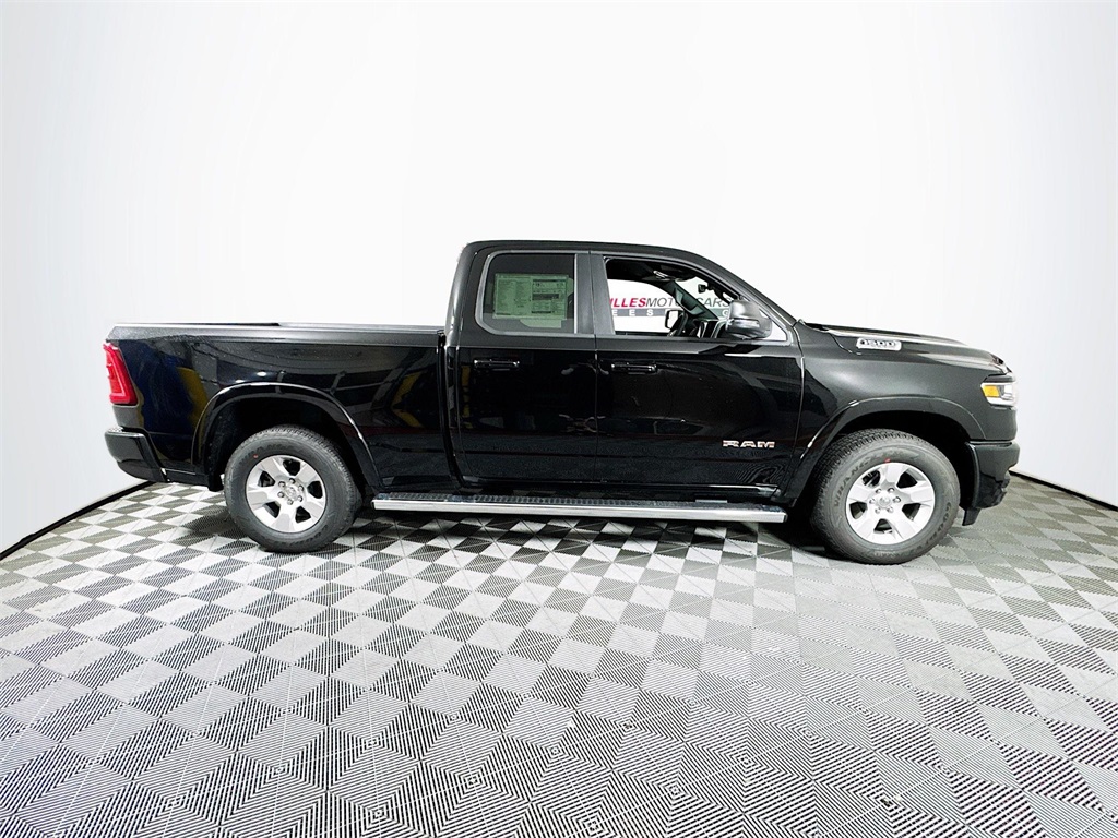 Vehicle image 4 of 30