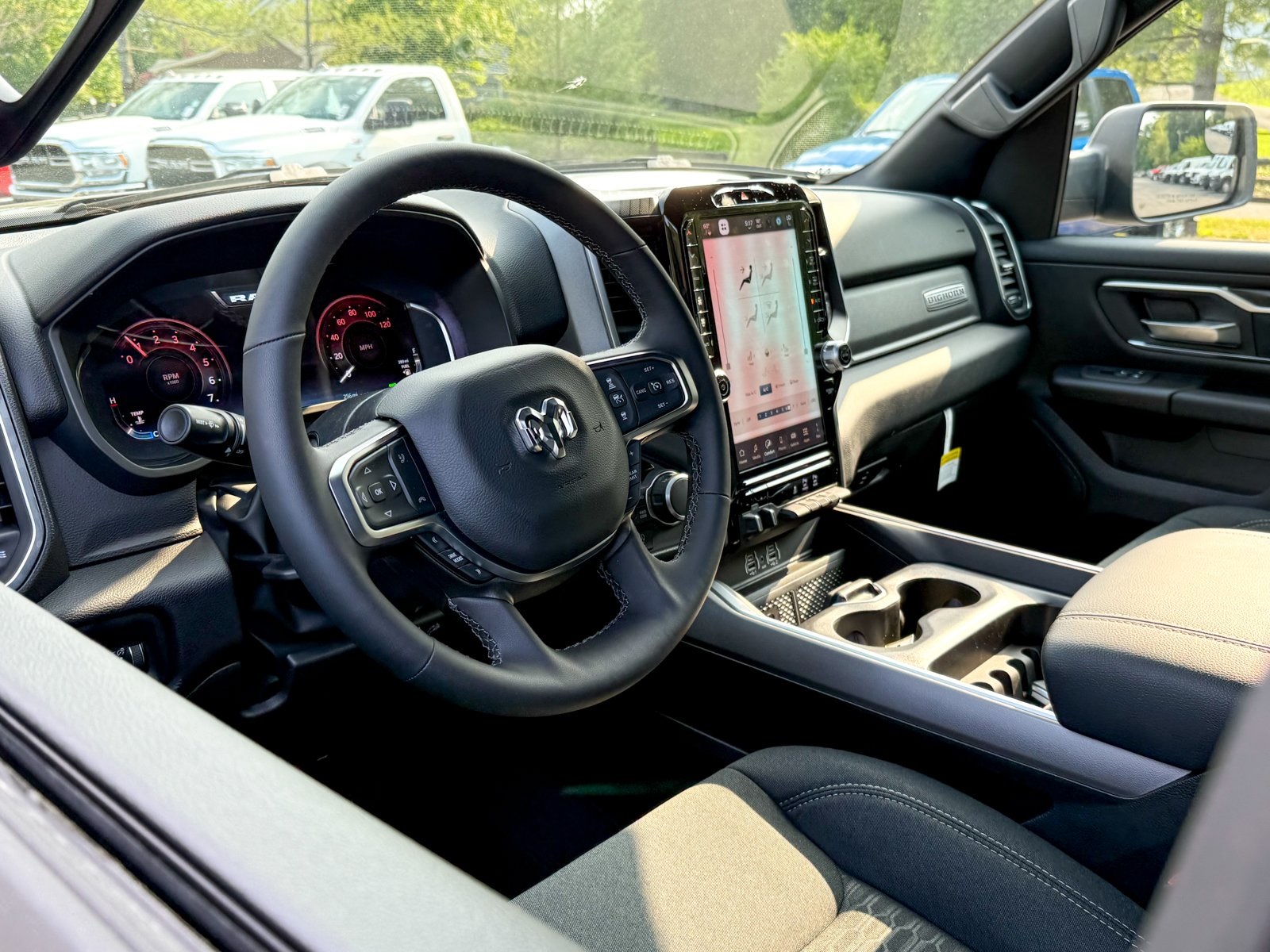 Vehicle image 9 of 40