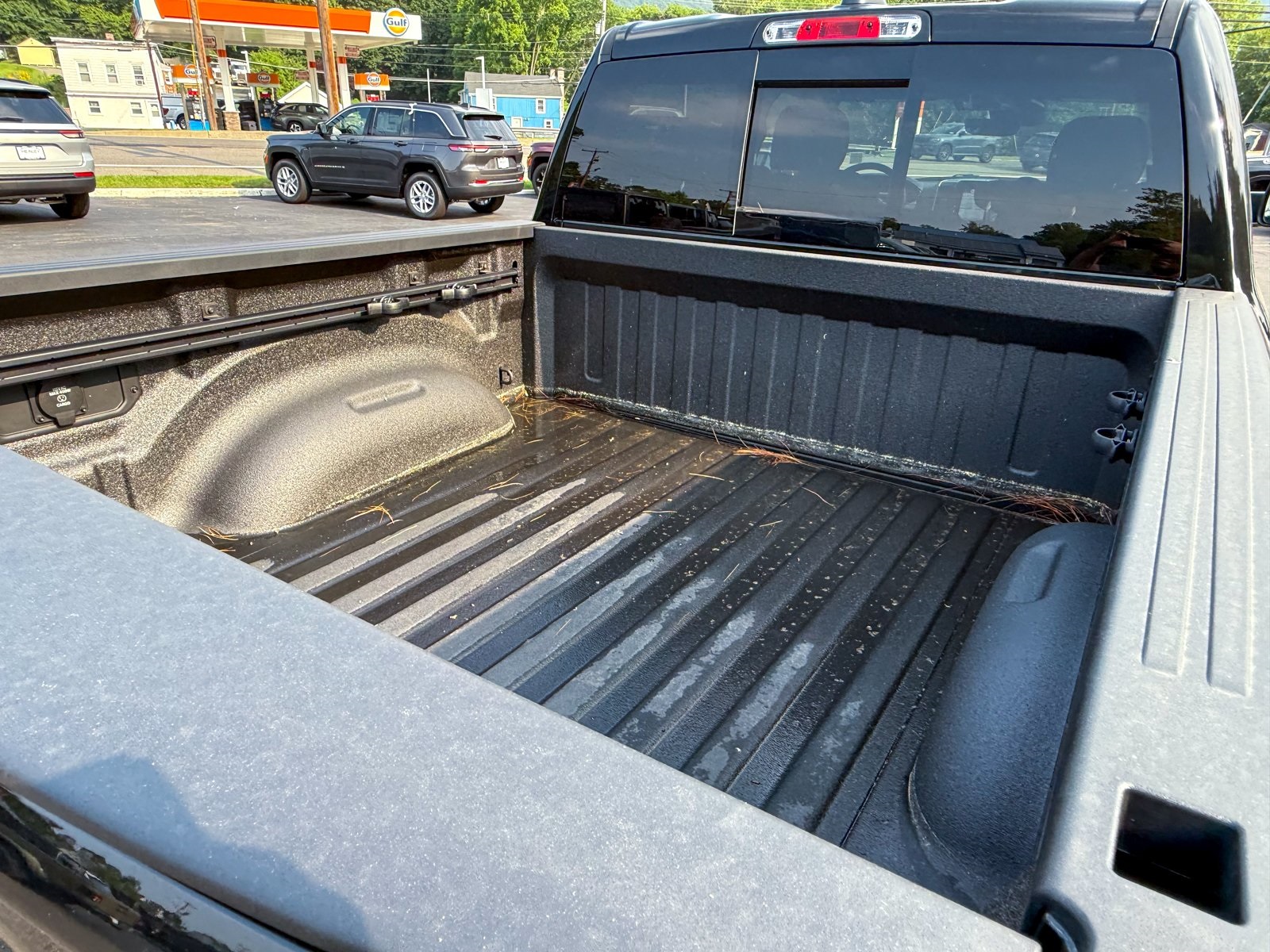 Vehicle image 39 of 40
