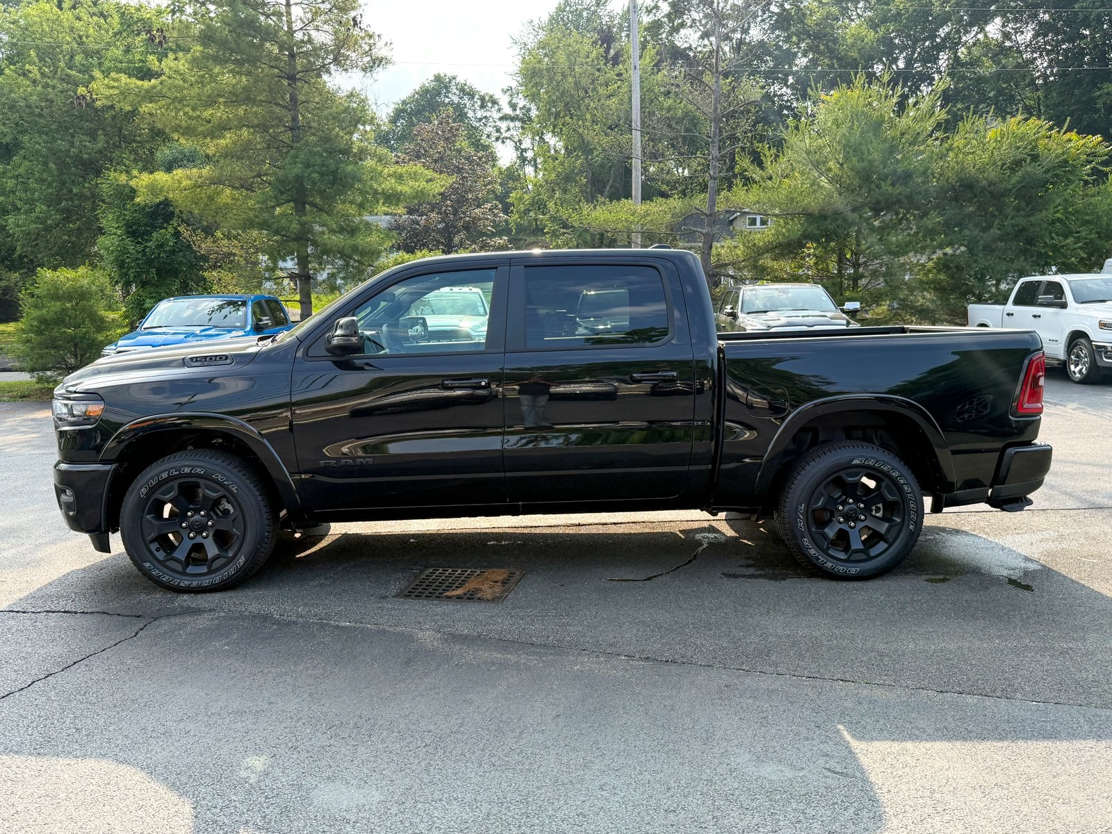 Vehicle image 8 of 40