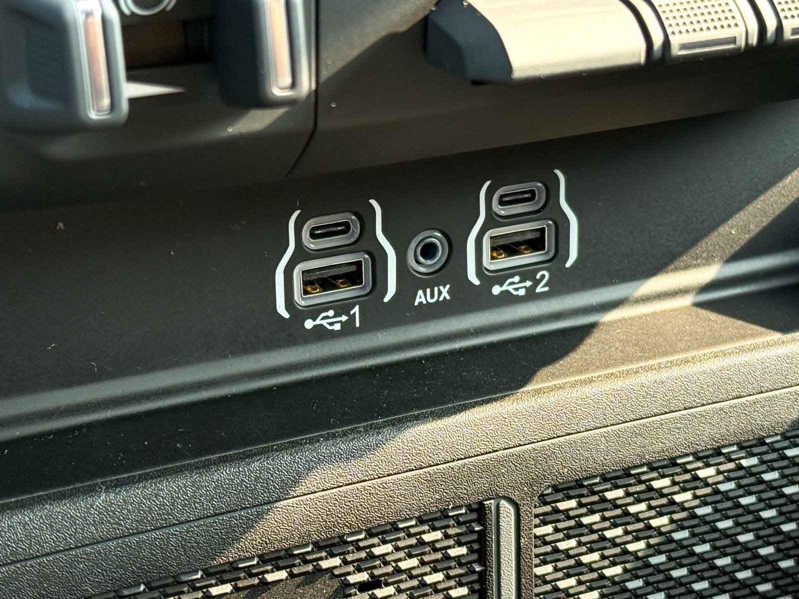 Vehicle image 24 of 40