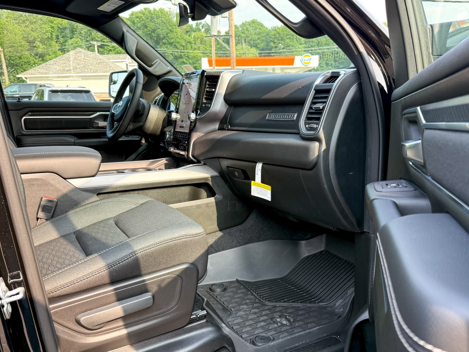 Vehicle image 12 of 40