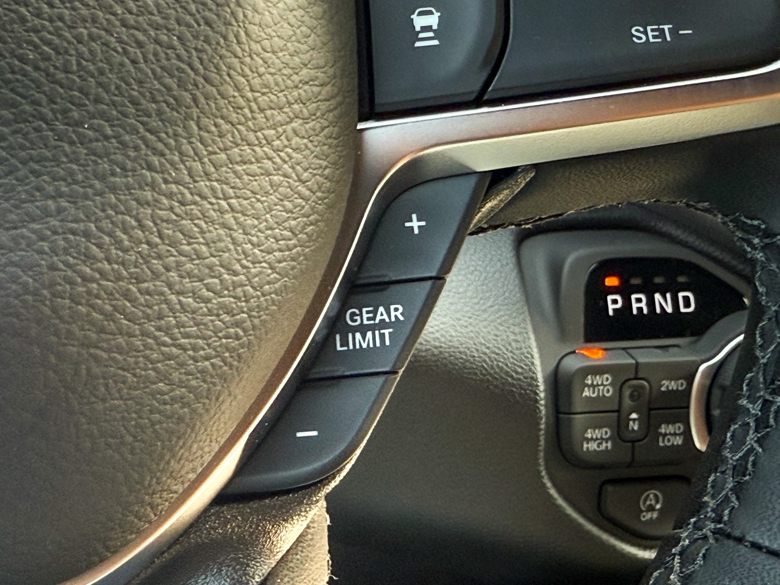 Vehicle image 28 of 40