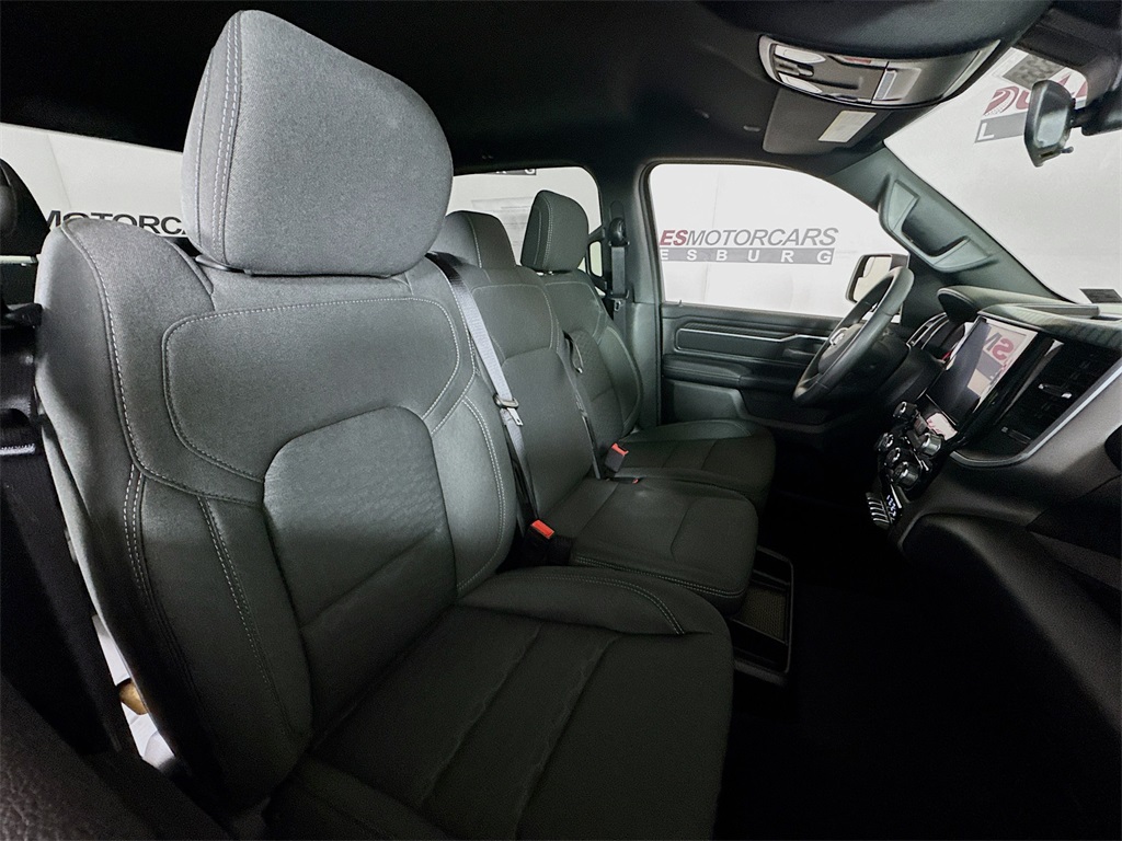 Vehicle image 24 of 36