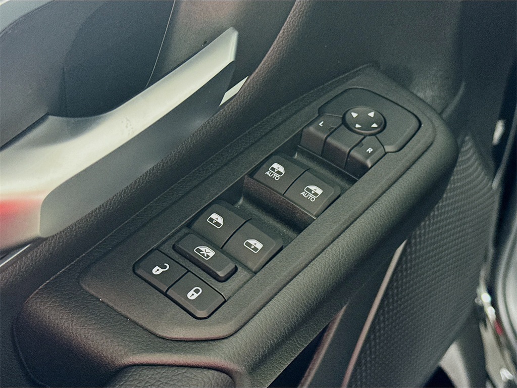 Vehicle image 16 of 36