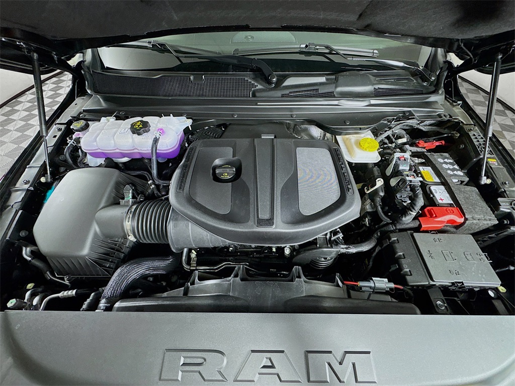 Vehicle image 26 of 36