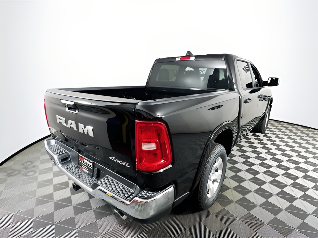 Vehicle image 33 of 36