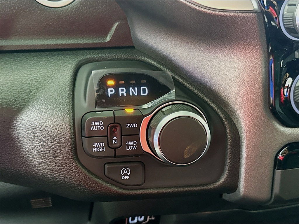 Vehicle image 15 of 36