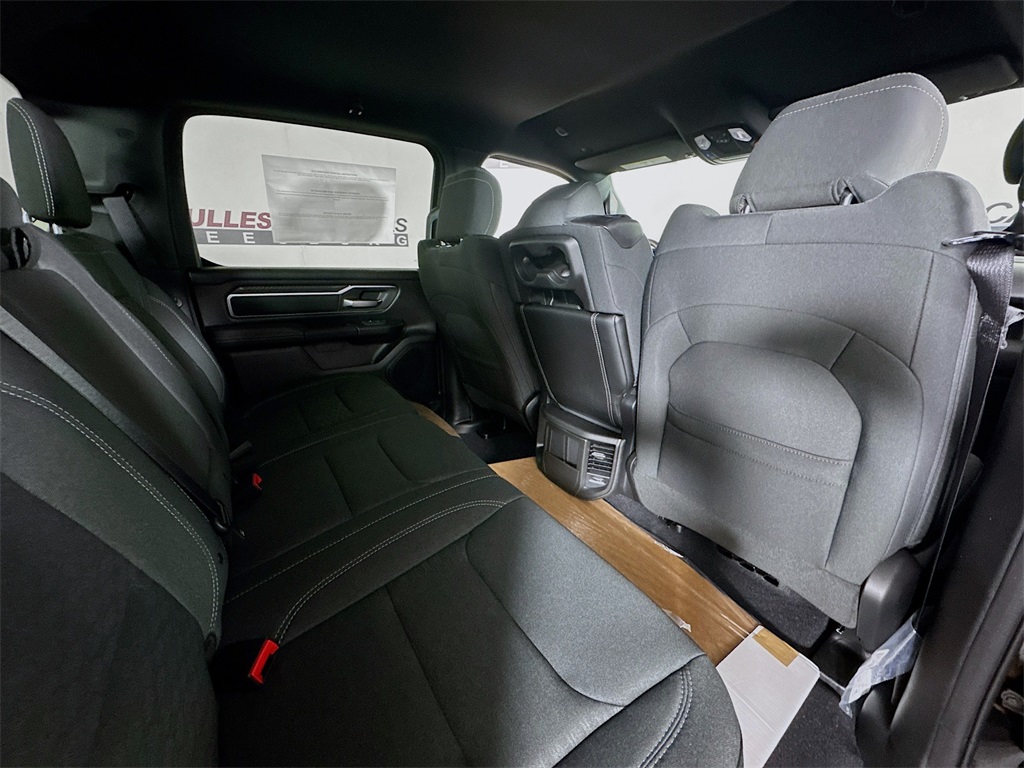 Vehicle image 23 of 36