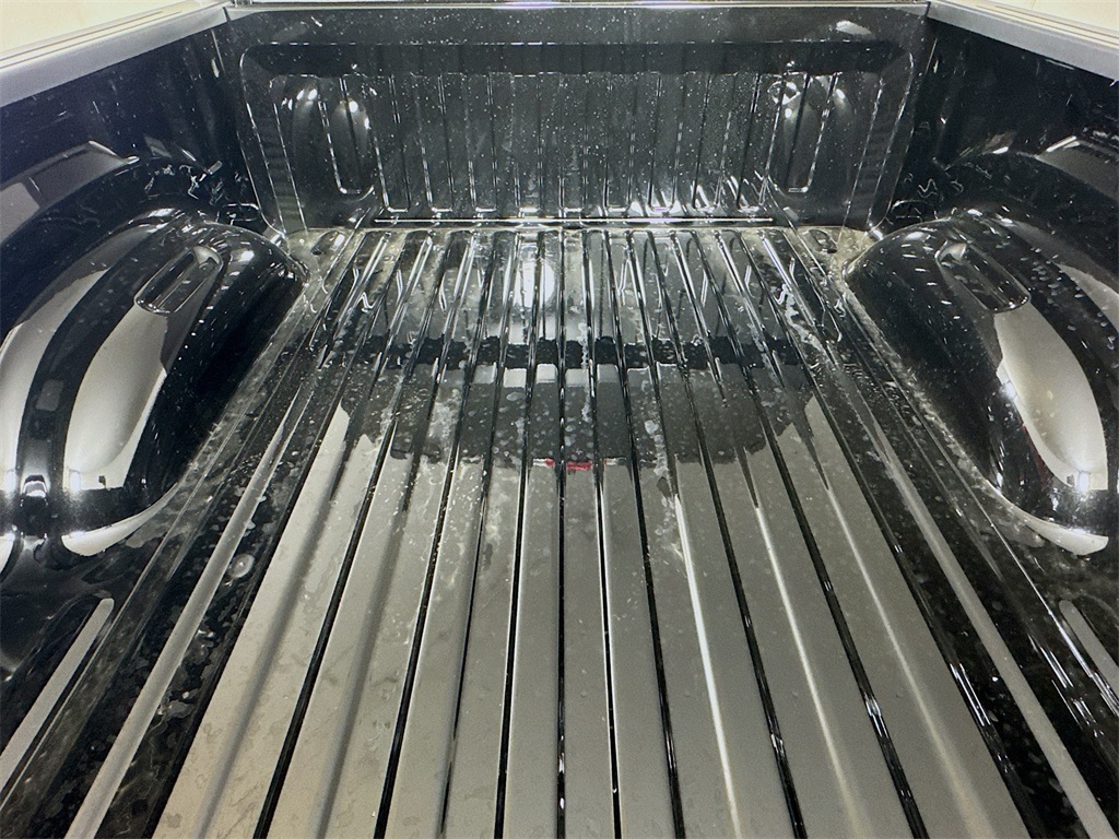 Vehicle image 22 of 36