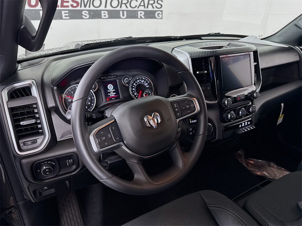 Vehicle image 9 of 36