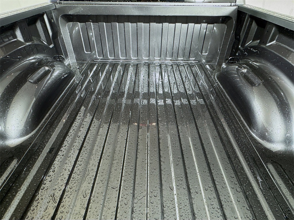 Vehicle image 22 of 36
