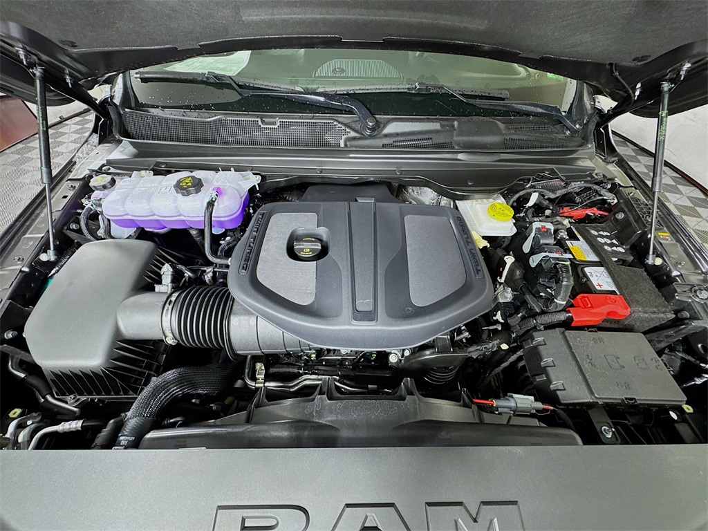 Vehicle image 26 of 36