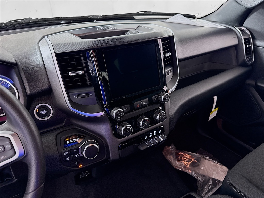 Vehicle image 20 of 36