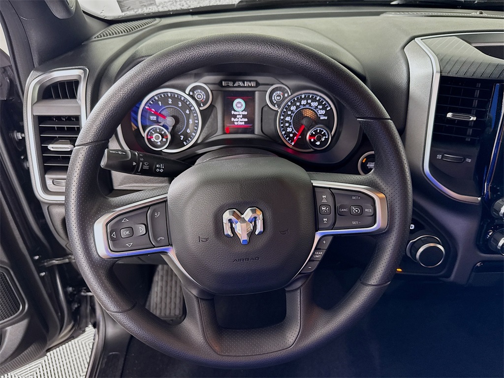 Vehicle image 19 of 36