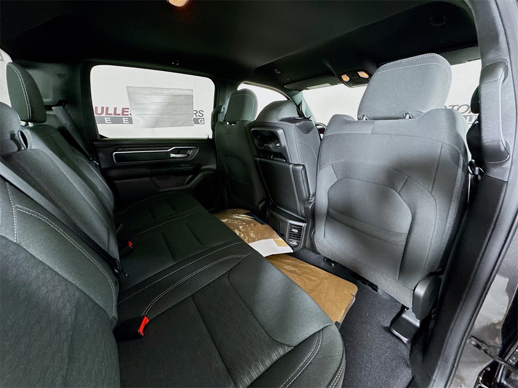 Vehicle image 23 of 36