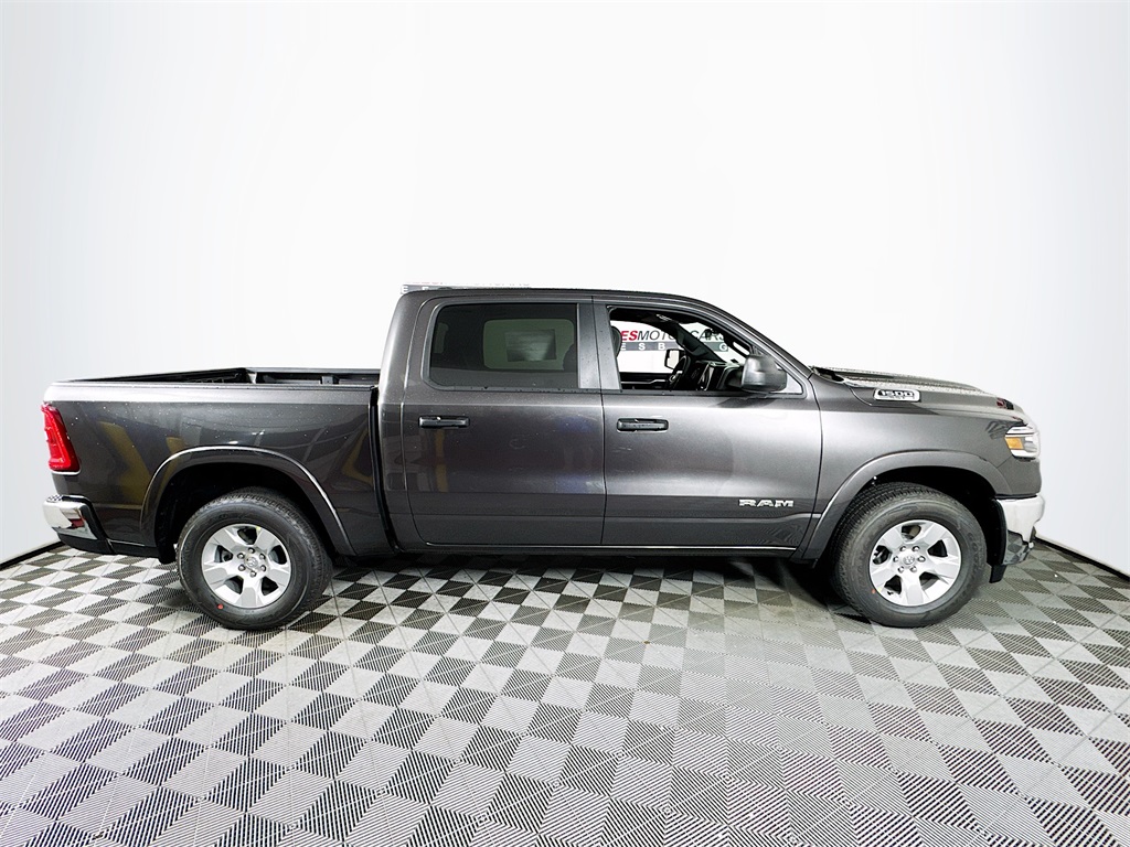 Vehicle image 4 of 36