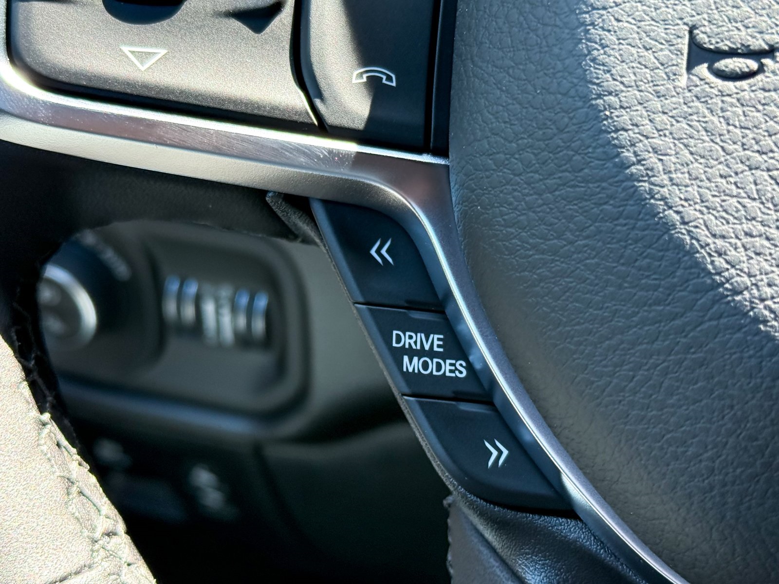 Vehicle image 31 of 41