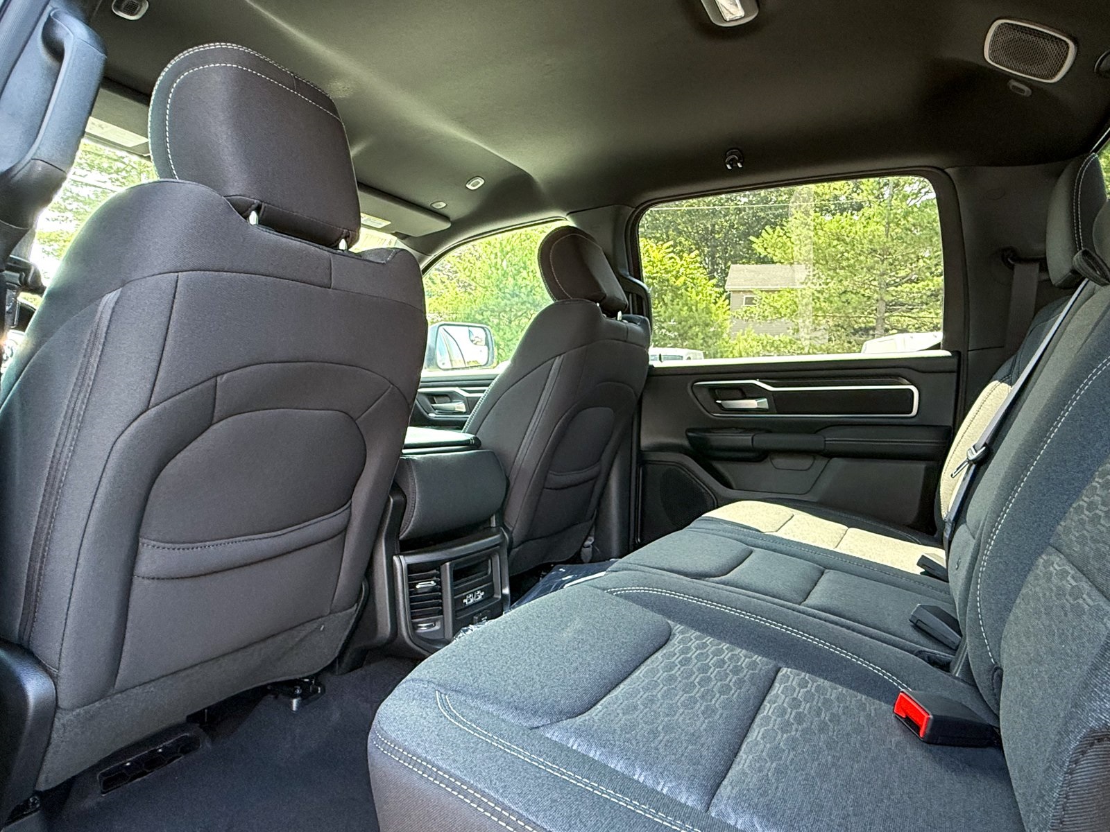 Vehicle image 16 of 41