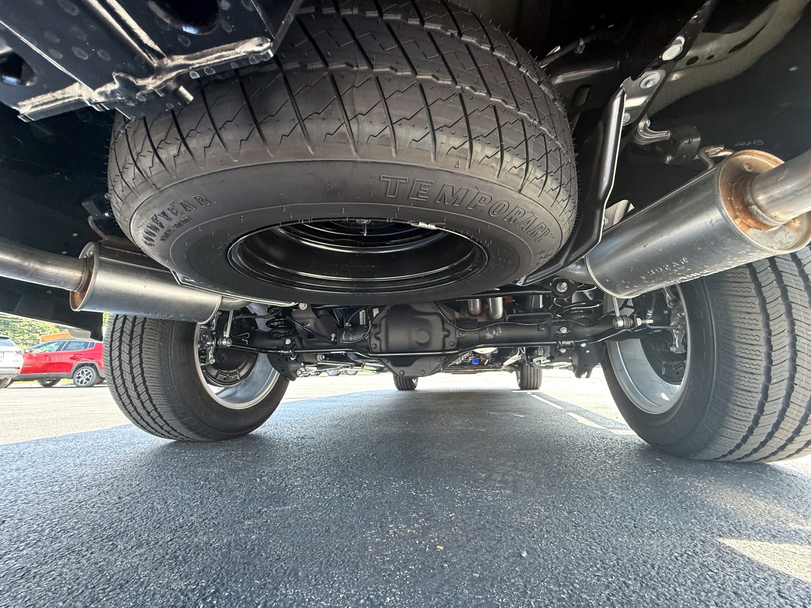 Vehicle image 36 of 41