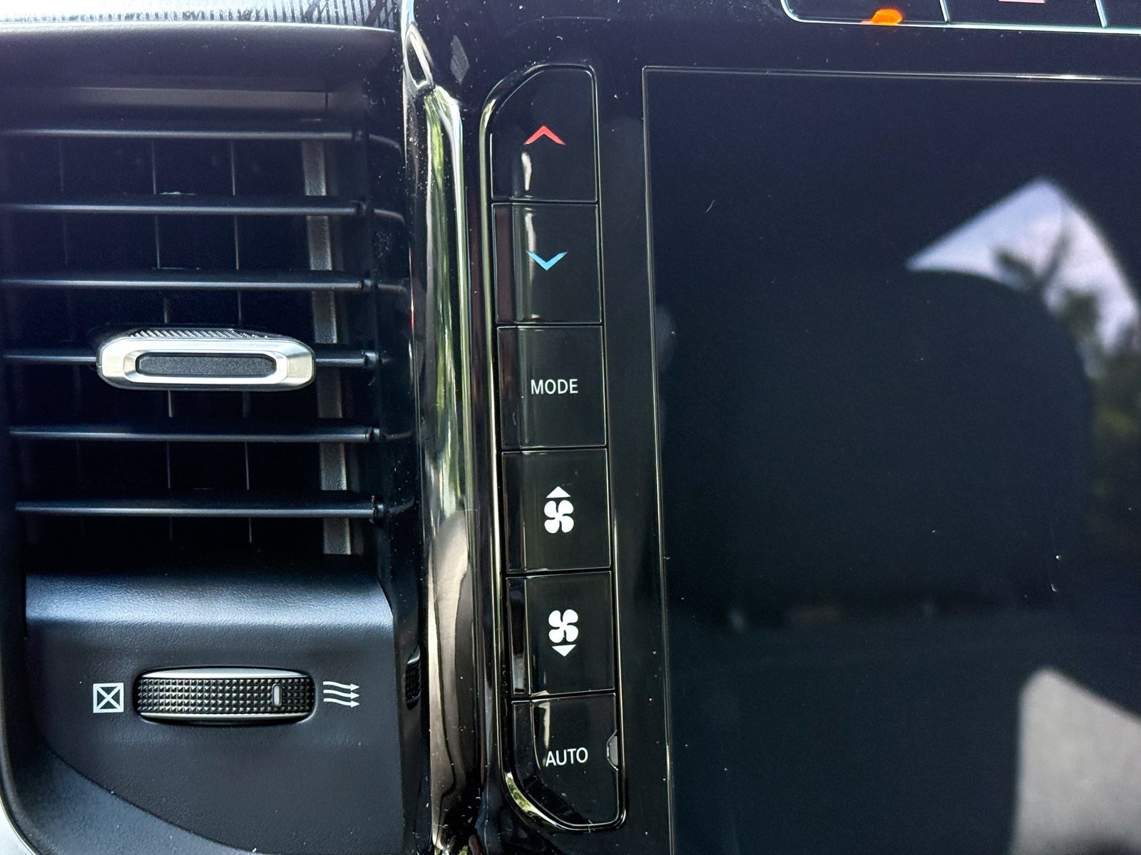 Vehicle image 29 of 41