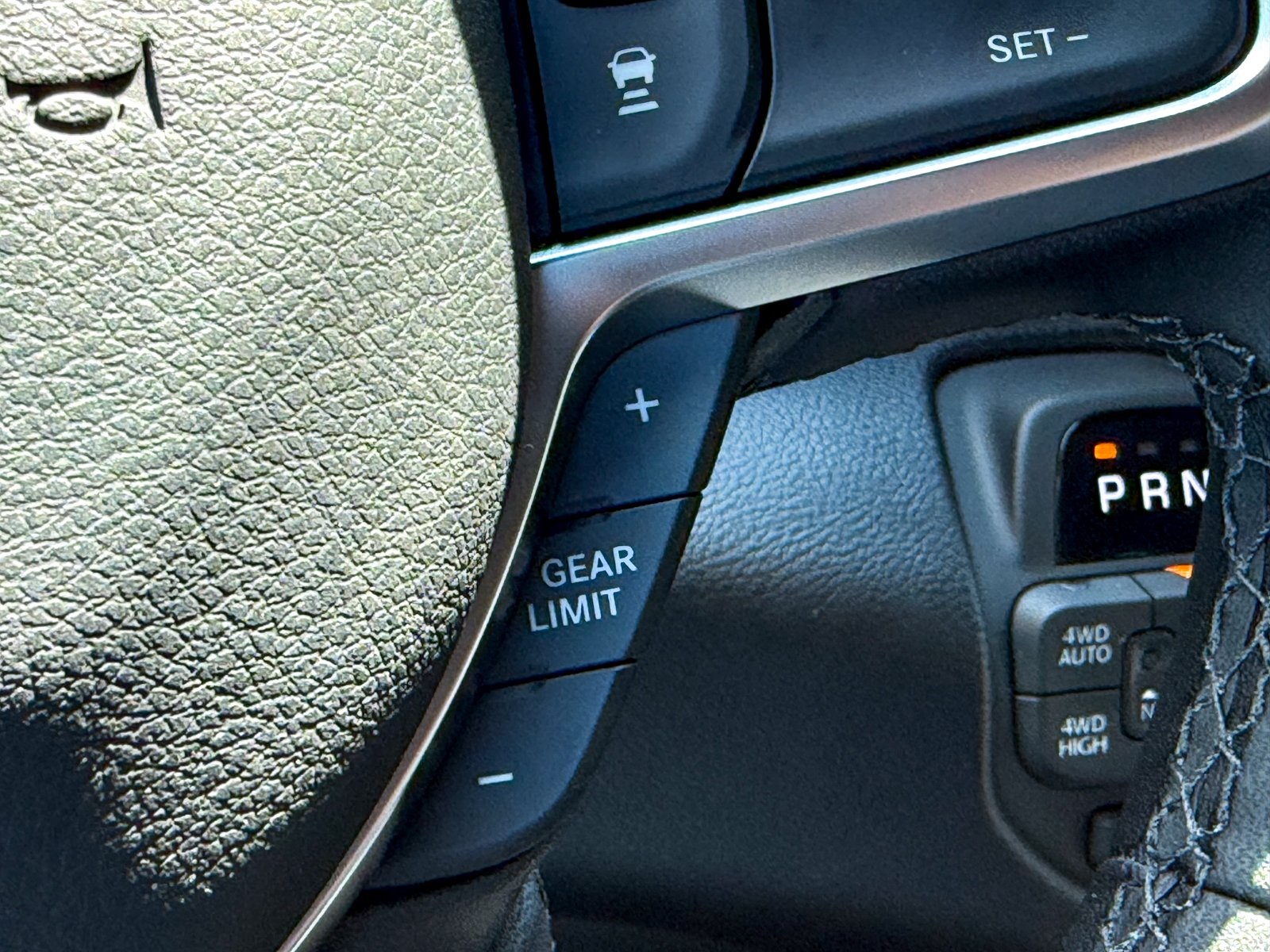 Vehicle image 32 of 41