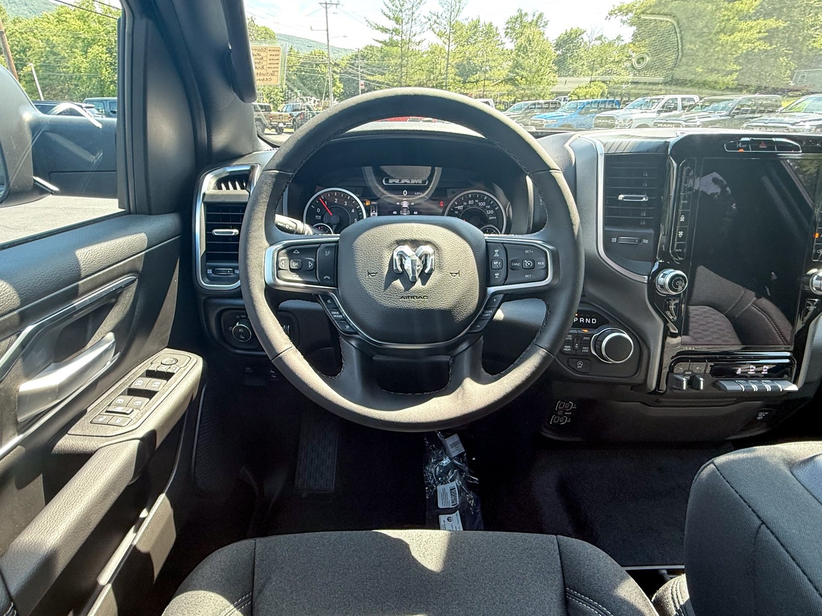 Vehicle image 18 of 41